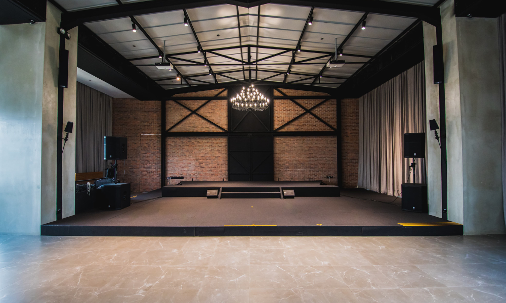 Elegant venue styling setup by Zeaflora